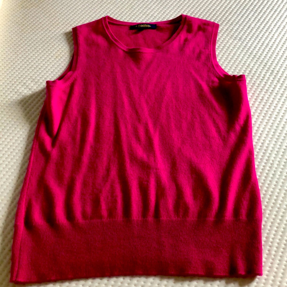 Cashmere sleeveless sweater